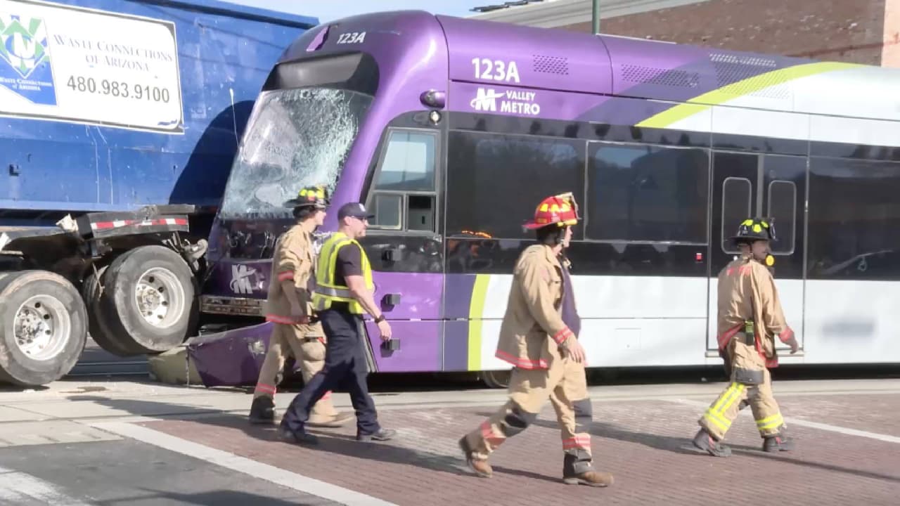 El servicio se vio afectado durante varias horas entre las estaciones de Alma School Road/Main Street y Mesa Drive/Main Street, por lo que se puso un servicio de autobús para atender a los usuarios.