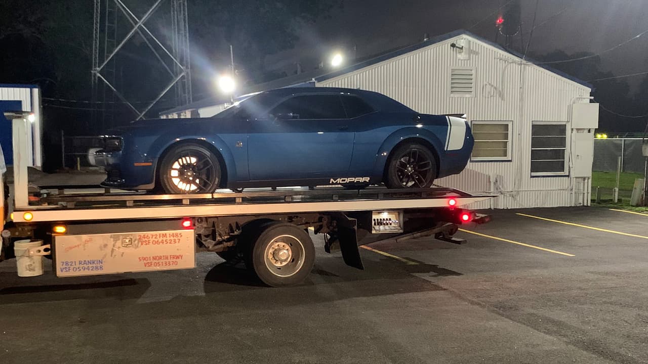 Oficiales del Departamento del Sheriff del Condado Harris implementaron un operativo especial en el que confiscaron con gruas a varios vehículos.