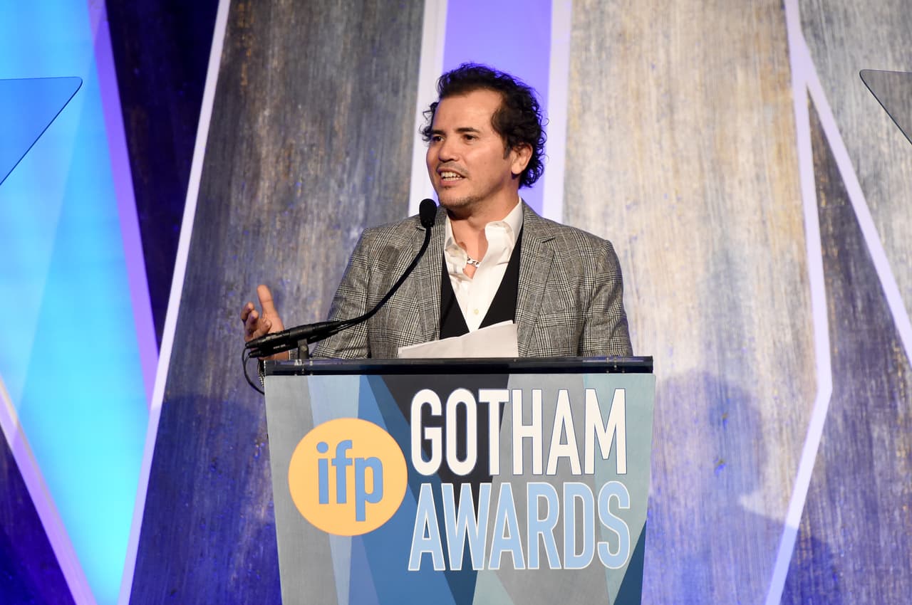 <b>John Leguizamo</b>: actor y comediante colombiano de Queens, Nueva York, ha tenido una larga y exitosa carrera en la televisión, cine y teatro. Su fortuna alcanza los 25 millones de dólares.
<br>