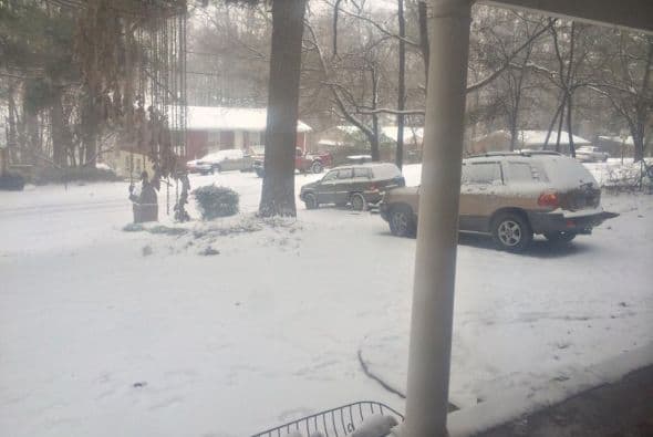 JLuis Meraz Lara nos indica que no puede salir de su casa debido a las condiciones climáticas.