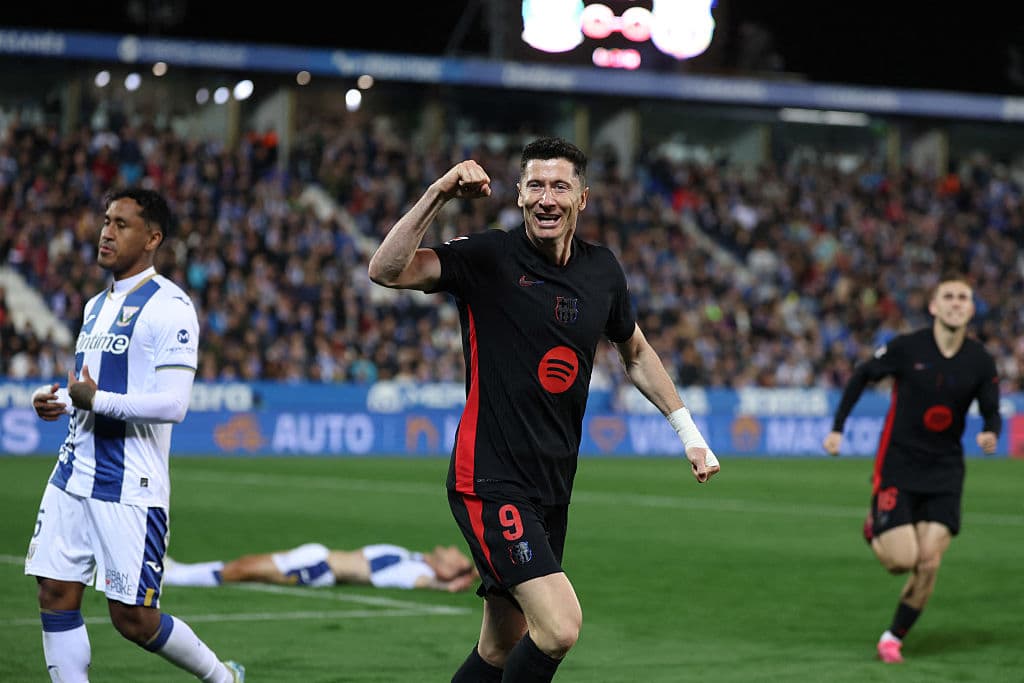 Barcelona gana con un autogol y sigue firme como líder en La Liga