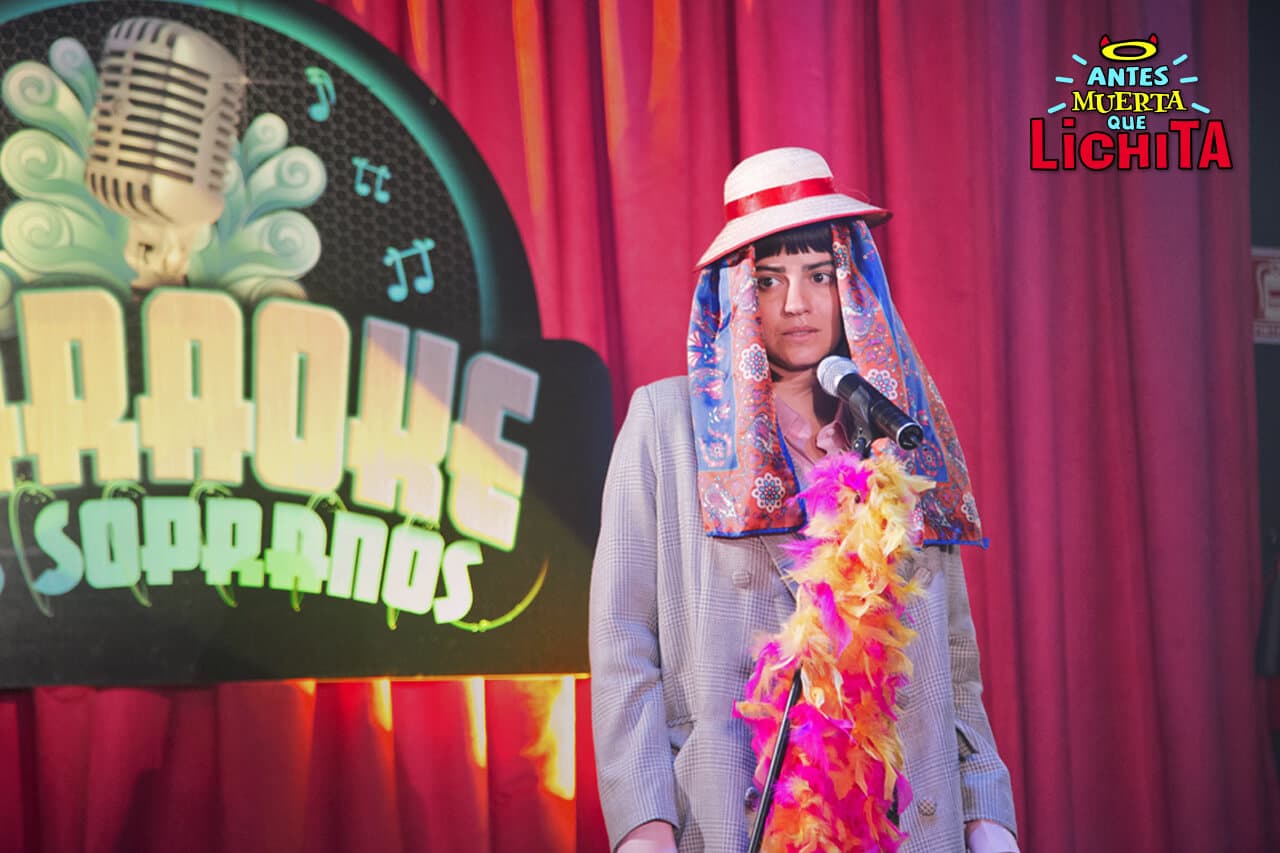 Alicia se lanza a cantar en japonés para impresionar al señor Matsumoto y ganar la cuenta de Oki Oki Jinsei.