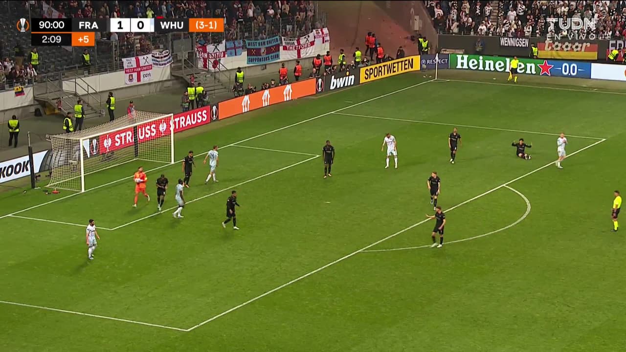 ¡TIRO ATAJADO! disparo por Jarrod Bowen.