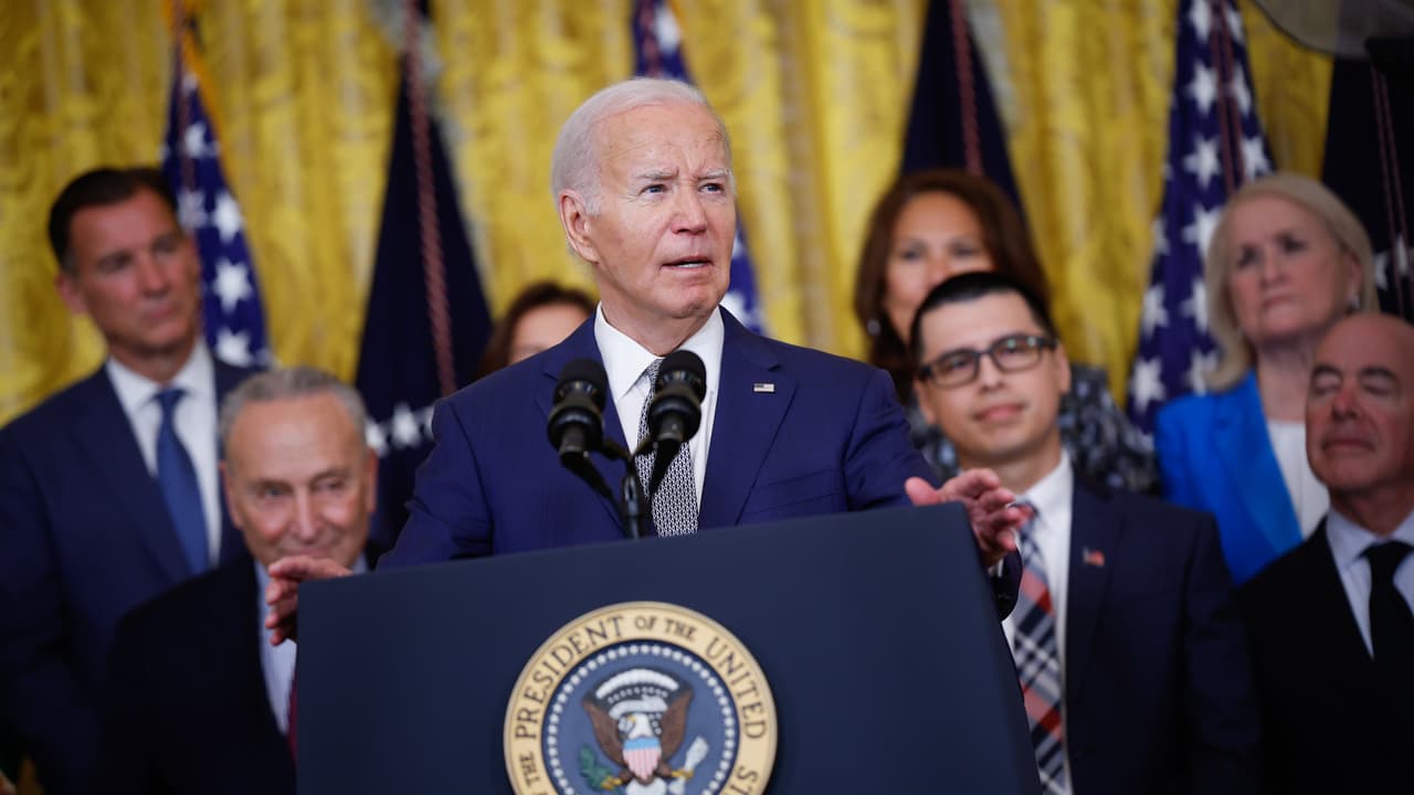 Biden dice que no hará "politiquería en inmigración” al anunciar facilidades para regularizar a más de 500,000 indocumentados