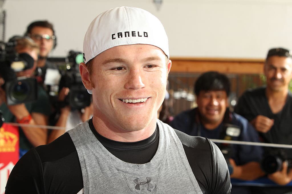 A los cinco años, Saúl ya trabajaba con su papá haciendo paletas de hielo y jalando el carrito para las aguas que vendían su familia. A los 10 debió subirse a vender las paletas a los camiones, pero la primera vez que lo hizo no vendió ninguna. Se le derritieron, le dio pena hacerlo.