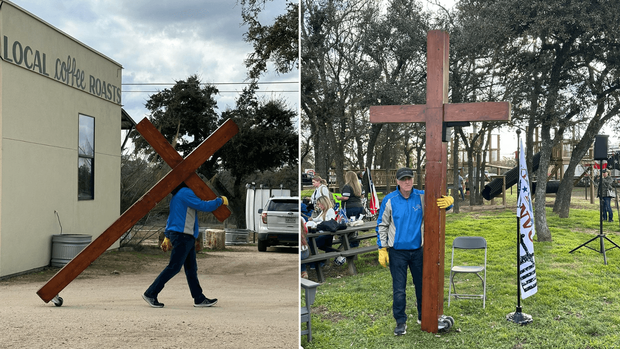Uno de los asistentes llevaba una cruz.