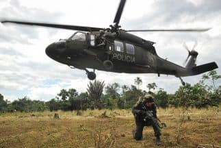 Helicóptero tipo Blackhawk de la policía colombiana.