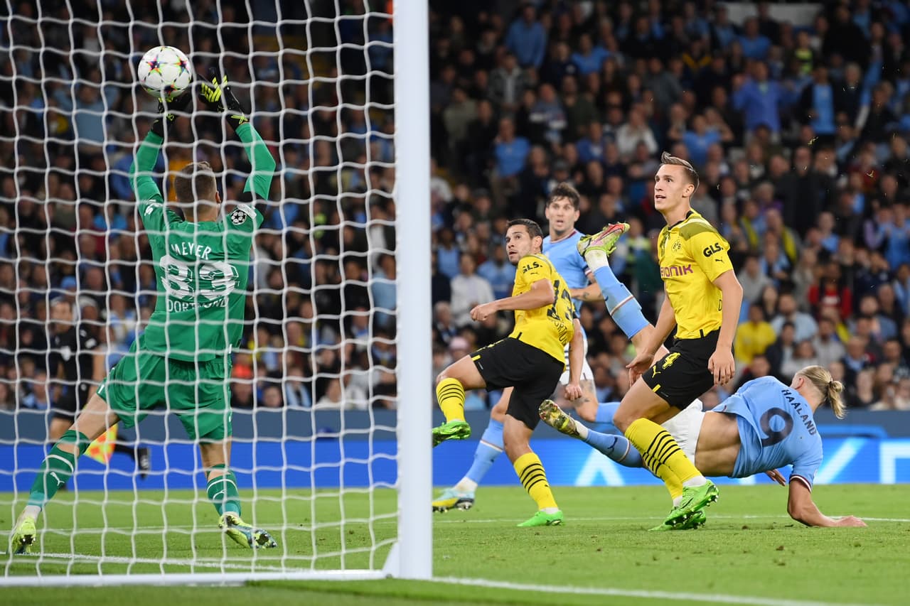 Manchester City 2-1 Borussia Dortmund. Remontada inglesa con golazo de Haaland y otro de Stones ante el equipo alemán que fue complicado en Etihad Stadium.
