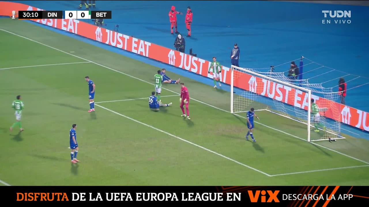 ¡ERROR FATAL! Sergi Domínguez marca en propia puerta y adelanta al Betis 0-1