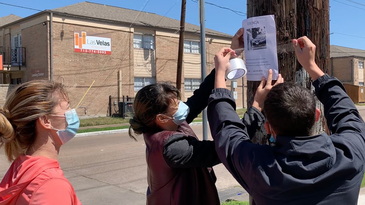 Su familia está haciendo todo lo posible por encontrarla y están preocupados porque la mujer necesita tomar medicamentos tras sufrir una fractura en su rostro.