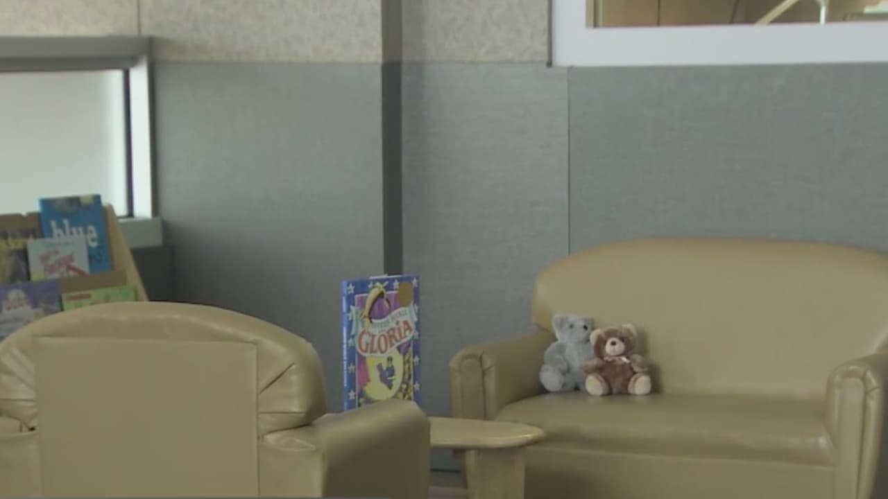 La novedosa estrategia de las autoridades de Aurora para realizar entrevistas forenses a los niños