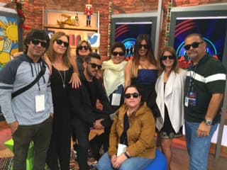 José Santana y Saritza Alvarado disfrutaron de la transmisión del show previo a la gran final de La Banda.