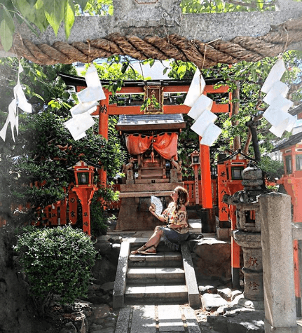 "Dicen que viajar es cambiarle de ropa al alma...", señaló Legarreta al publicar esta imagen en sus redes sociales.