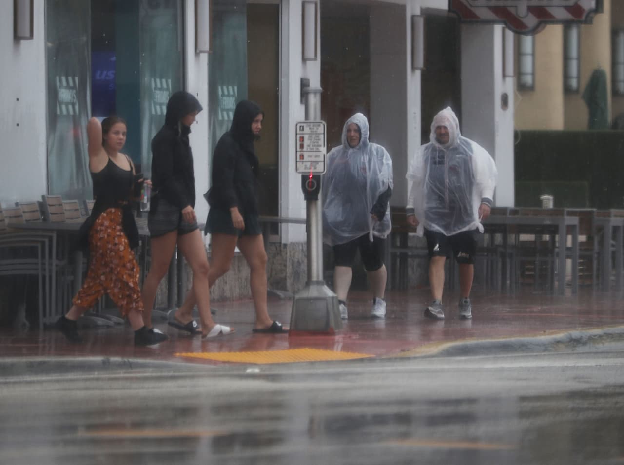 Jueves pasado por agua en Miami-Dade y se pronostican más lluvias durante los próximos días