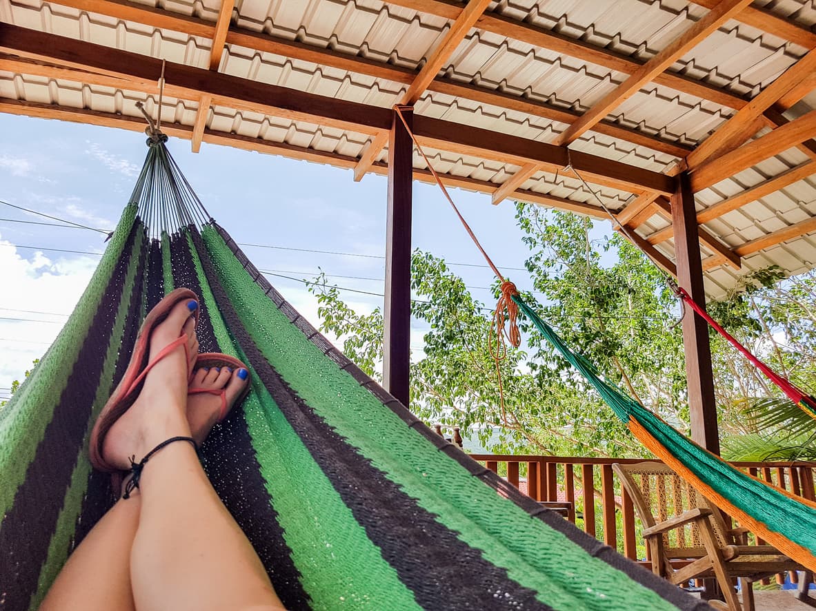 No siempre hay que salir fuera del país para disfrutar de unas maravillosas vacaciones. Estados Unidos tiene cientos de lugares increíbles y a precios acequibles que te permitirán escoger tu próximo destino vacacional, ya sea que busques conocer pueblos históricos, ciudades, playas o zonas montañosas con paisajes inolvidables.