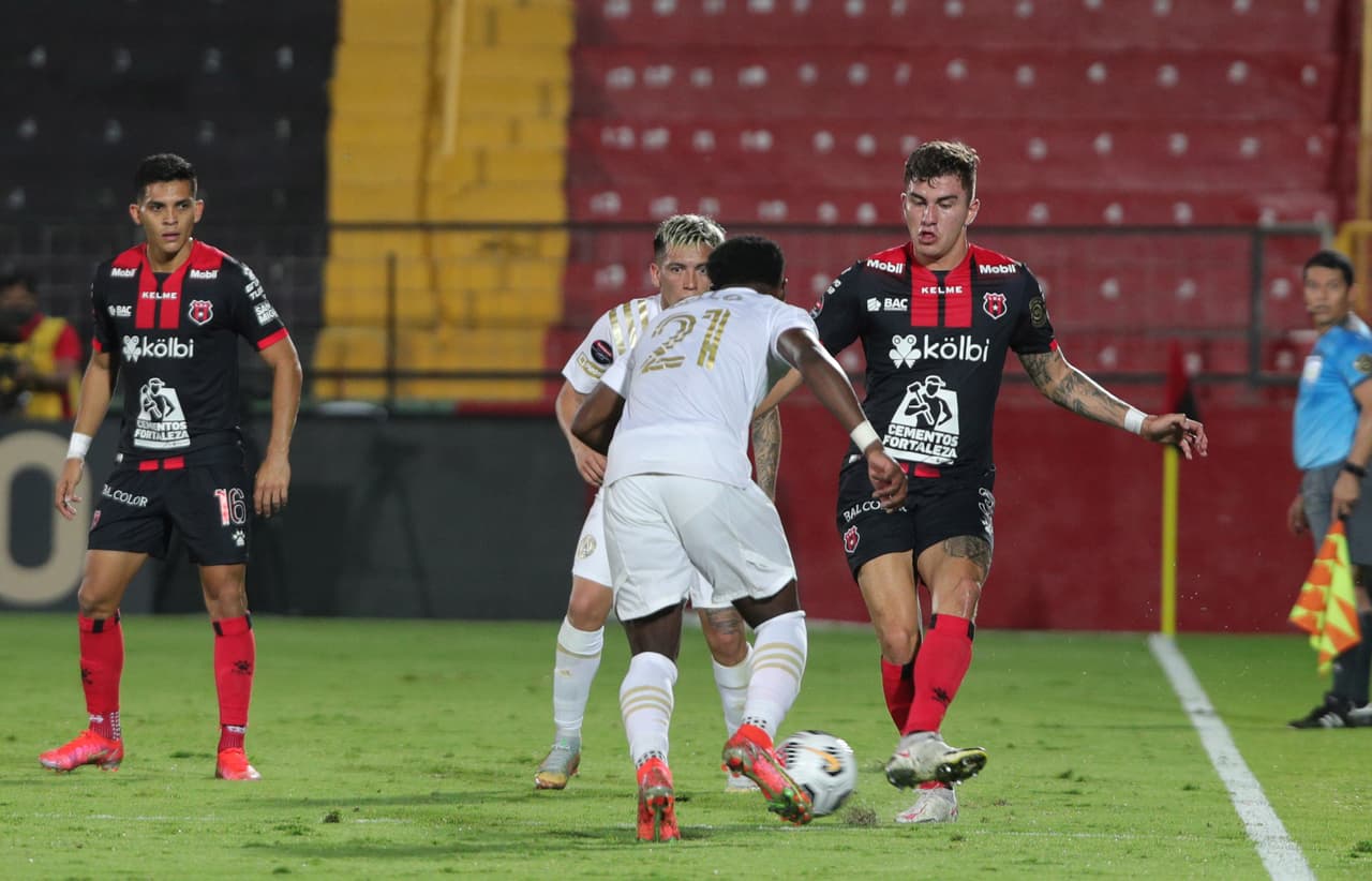 Con solitario gol de Ezequiel Barco, Atlanta United vence 0-1 al Alajuelense y toman una importante ventaja en los octavos de final.