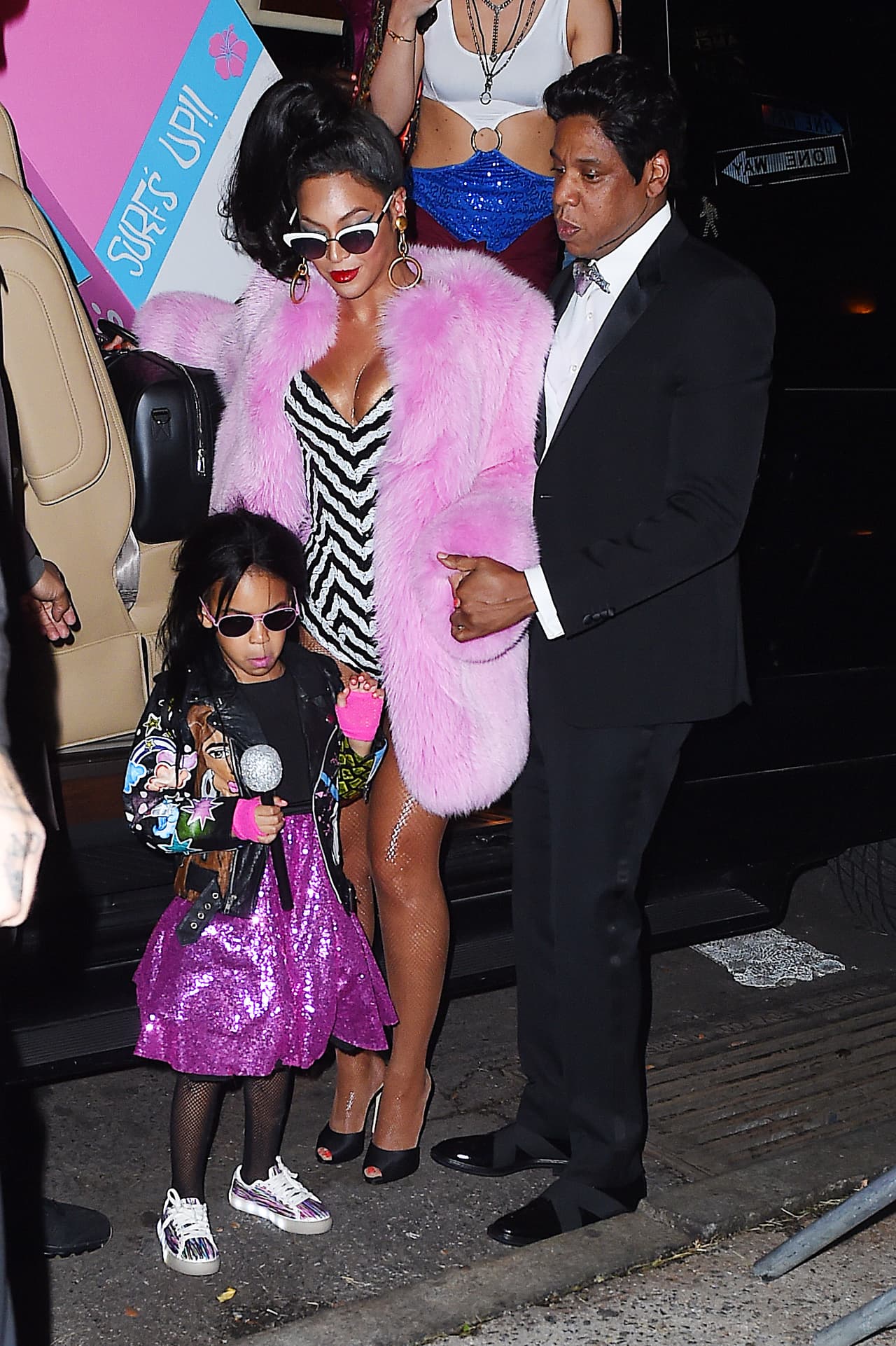 Jay Z por su parte iba muy formalito con su traje. ¡Todo un muñeco!