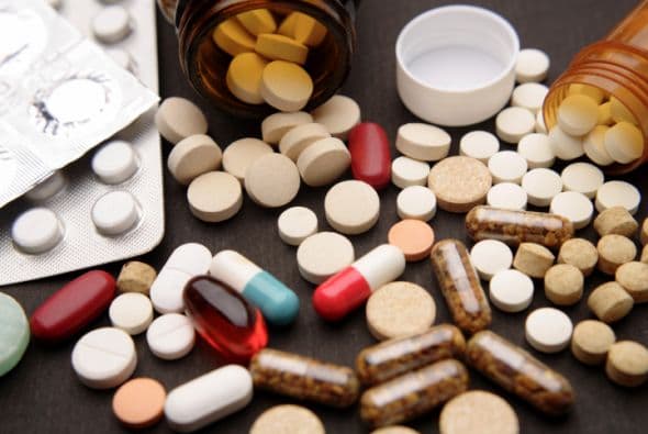 <b>Medicamentos. </b>Si el dolor de la quemadura resulta ser demasiado, puedes aliviarlo con algún analgésico antiinflamatorio; sin embargo, deberás consultar primero a un médico.