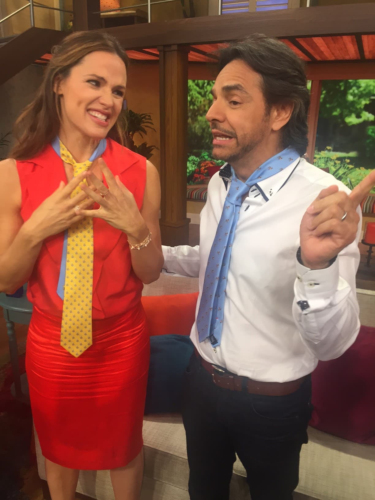 ¡Obviamente! Jennifer y Derbez fueron pareja de concurso.