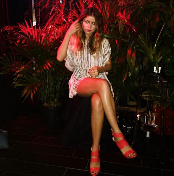 Sofía Reyes pasándola bien en una
<i>night out</i>