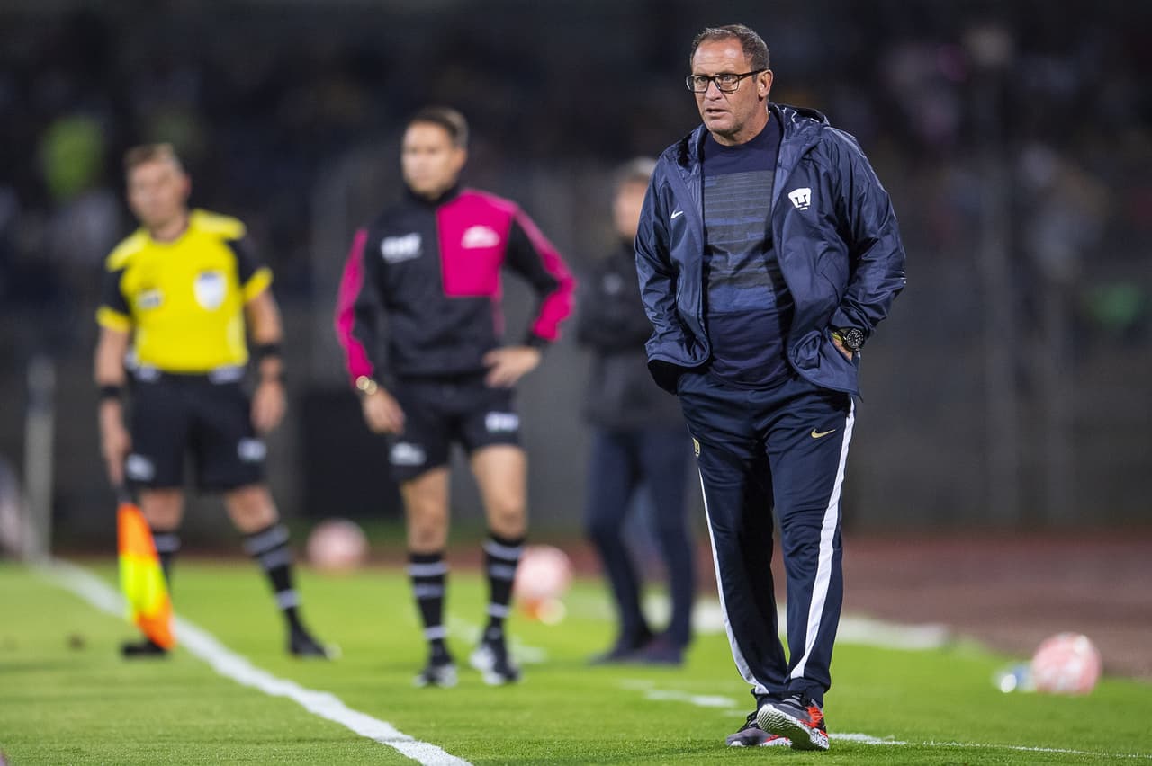 Dani Alves debutó como titular con Pumas en un pletórico estadio Olímpico Universitario en el que apenas pudieron rescatar el empate ante un aguerrido Mazatlán FC gracias a la asistencia del histórico brasileño sobre el final del partido.