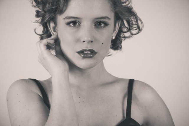 <b>Tessa</b> por su parte es hermana de 
<b>Naian</b>, quien también es actriz. Ambas son hijas de 
<b>Nailea Norvind</b>.
<br>