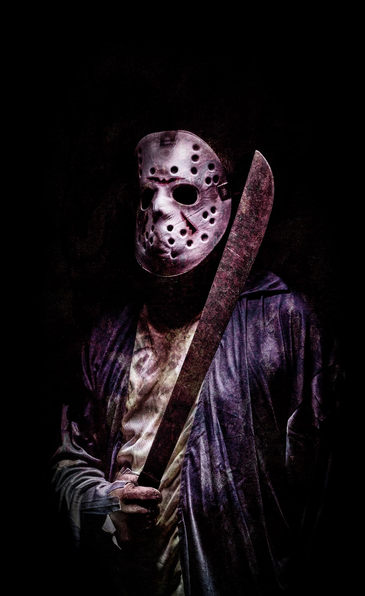 Eso sí: fue el mundo cinematográfico quien se vio beneficiado de este número y día, puesto que las películas de la franquicia ‘Friday 13th’ han dejado ganancias de 380 millones gracias al afamado asesino trastornado, Jason Voorhees.