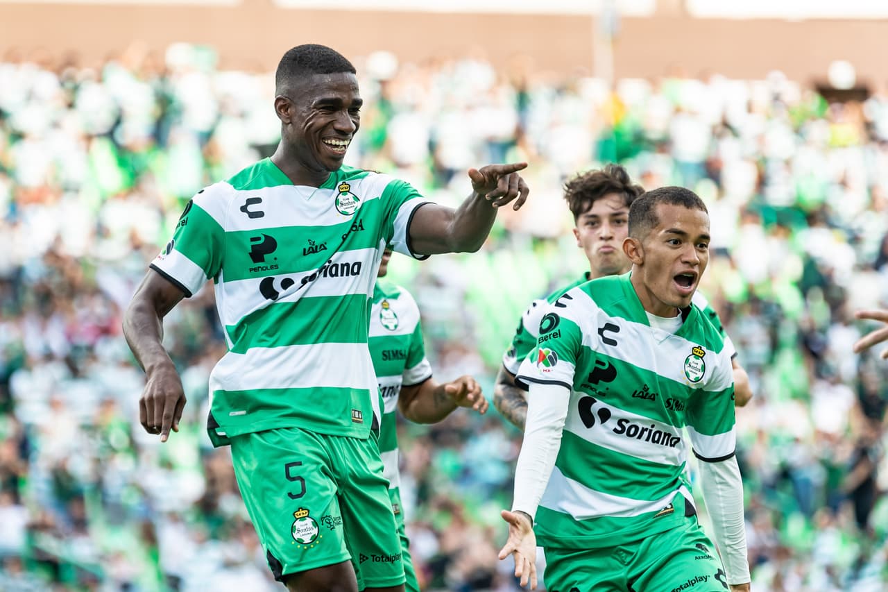 Santos logra una remontada de alarido para sacarle los tres puntos al Monterrey que no supo manejar la ventaja en el marcador.