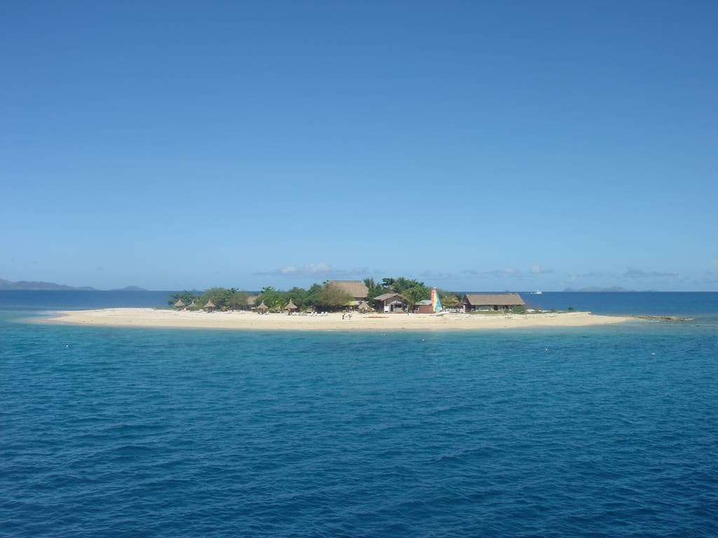 Fiji cuenta con más de 300 islas ubicadas en el Océano Pacífico. Sus preciosas playas blancas, aguas turquesas y selvas tropicales son el sueño de muchos.