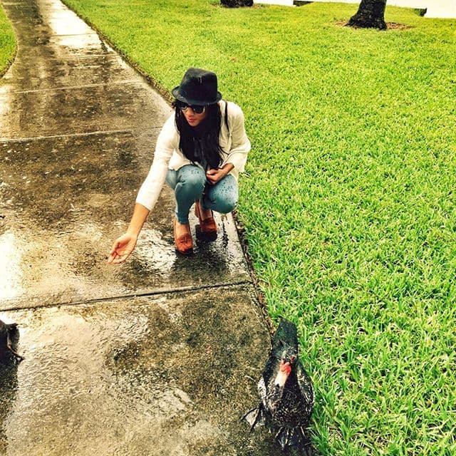 "¡Sábado relax!! �� Traté de darle de comer a estos patitos pero la lluvia no me dejo! O no tenían hambre? ", compartió Francisca.
