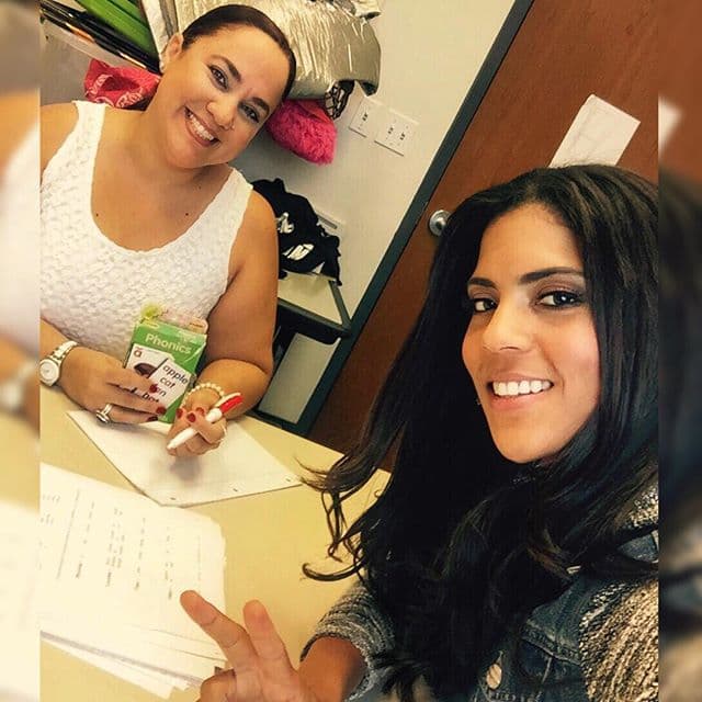 "Aquí les presento a mi maestra de inglés, Monique", expresó Francisca.