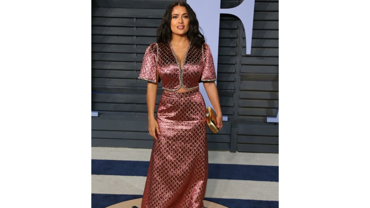 Salma Hayek usó un ajustado conjunto en el 'after party' de 'Vanity Fair'