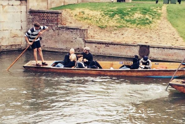 Estuvo muy entretenido con el padre se su esposa.