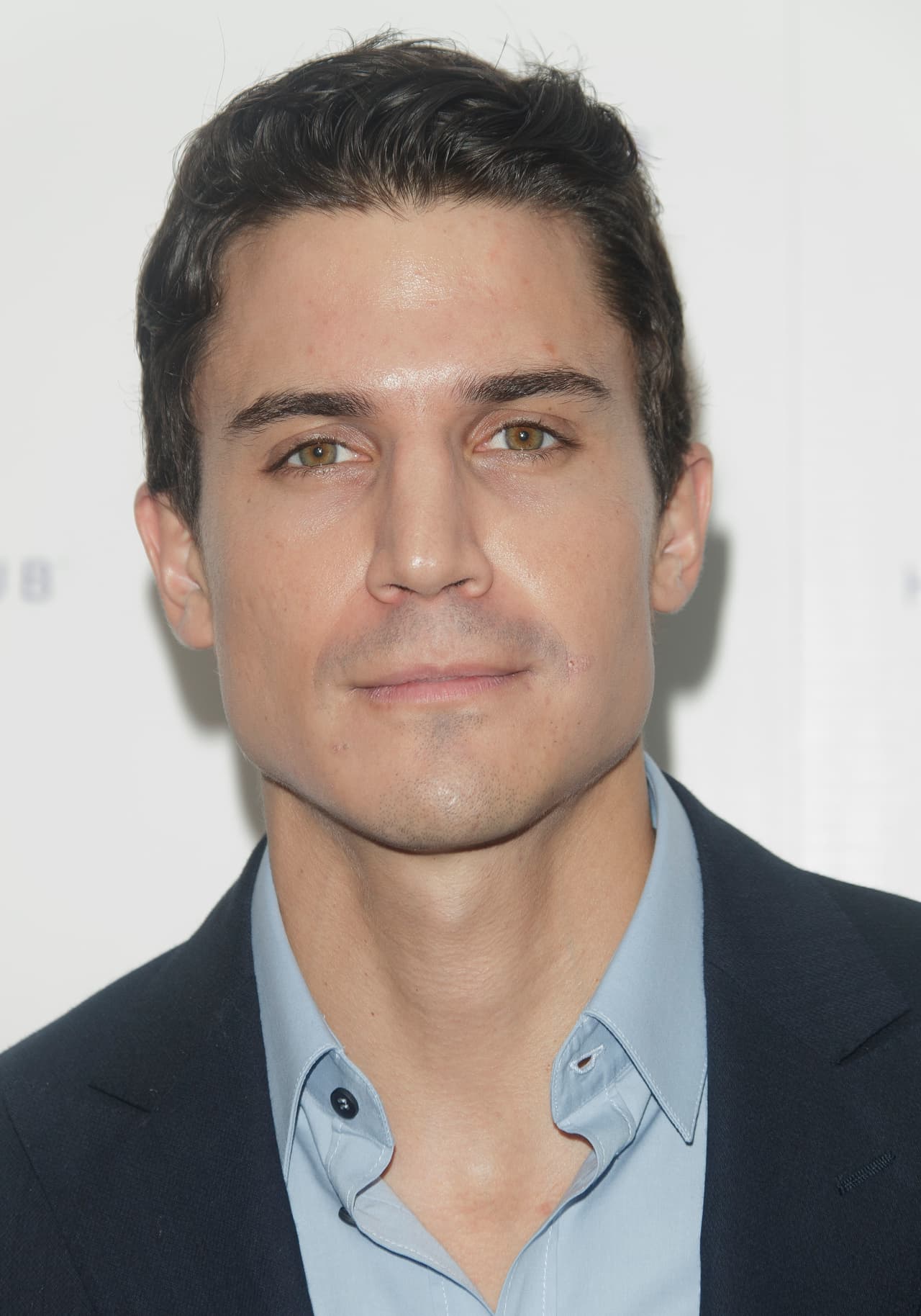 El apuesto actor se convertirá en Javier Morey en El Príncipe, y nos conquistará cada noche apoderándose de la pantalla de UniMás.