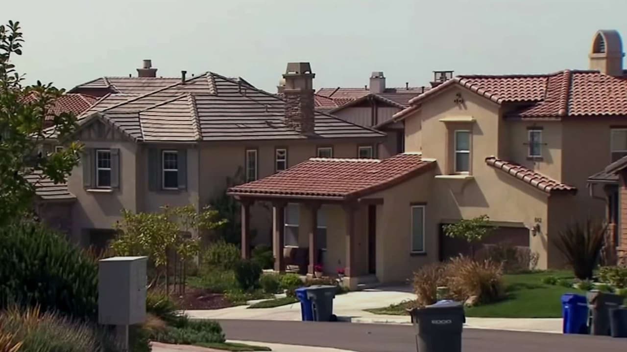¿Te pueden quitar la casa por una multa vecinal?