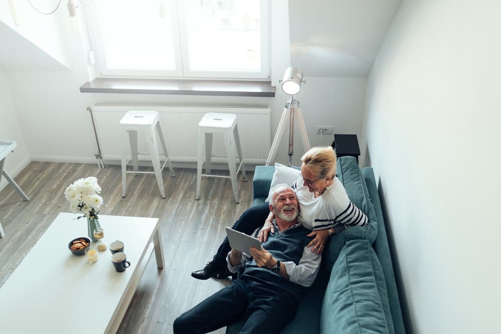 Se auguran días diferentes, no iguales a los que viviste el año pasado cuando no estábamos bajo estas situaciones especiales, pero aún así te sentirás con mayor seguridad en ti mismo ya que este período de inseguridades, te habrá servido para fortalecer tus lazos afectivos y vínculos sentimentales.