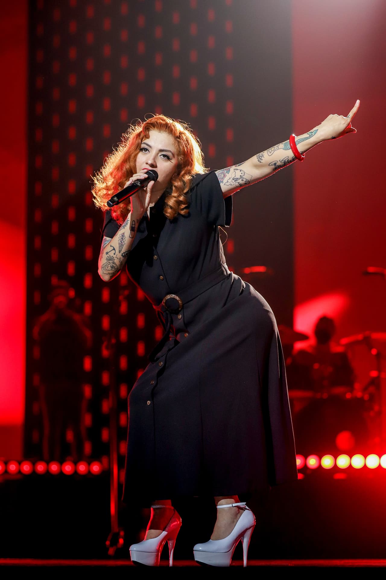 Tras reconocer el espacio en el que la veremos interpretar su música, la chilena está lista para poner su sello en este evento.