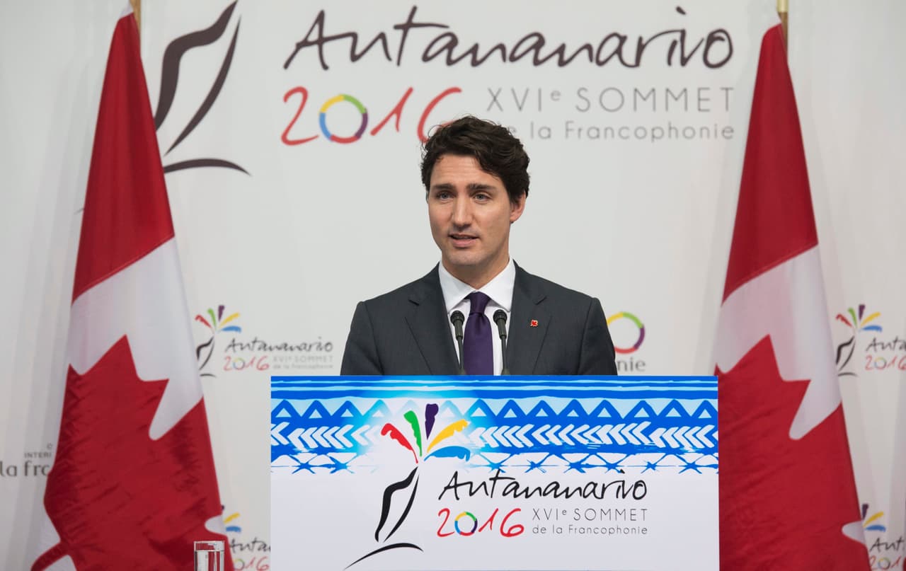 Ante las críticas, Justin Trudeau dice que Fidel Castro "sí" era un dictador