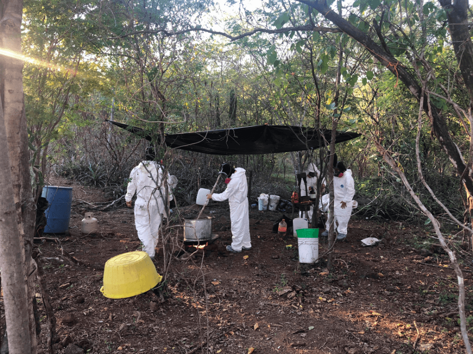 Tres 'cocineros' producen fentanilo en un laboratorio clandestino en Sinaloa