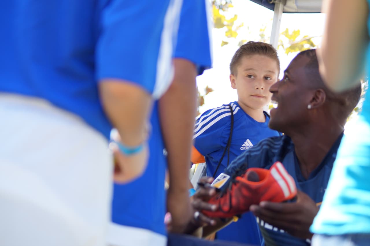 Edson Buddle, delantero del LA Galaxy, deleitó a sus fans en Copa Univision.