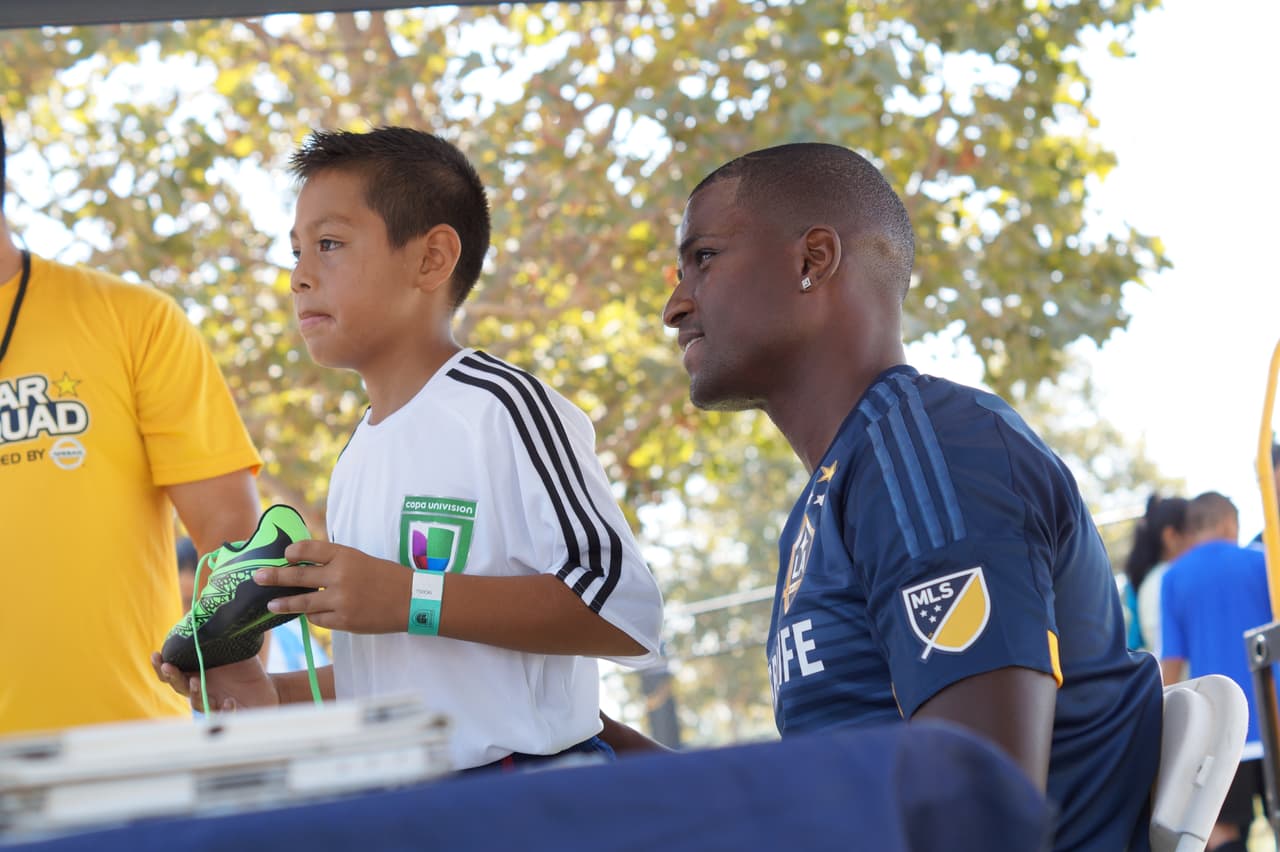 Edson Buddle, delantero del LA Galaxy, deleitó a sus fans en Copa Univision.