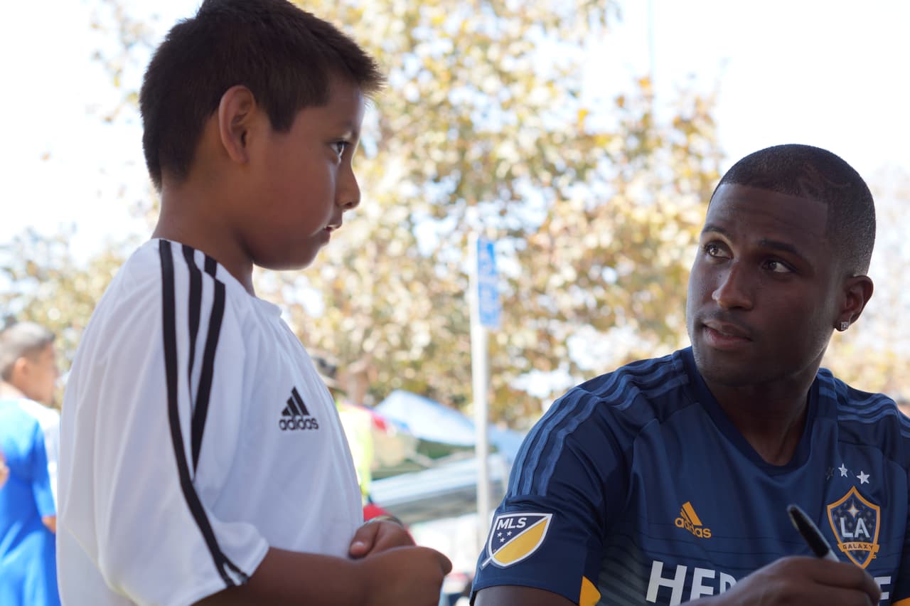 Edson Buddle, delantero del LA Galaxy, deleitó a sus fans en Copa Univision.