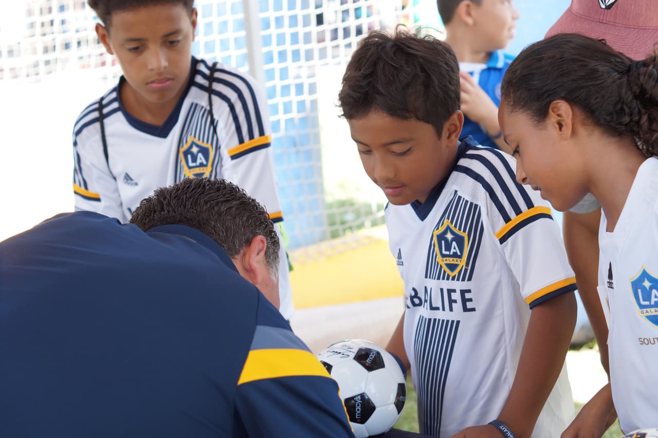 Mauricio Cienfuegos, astro y leyenda de la selección salvadoreña, dijo presente en Copa Univision Los Angeles.
