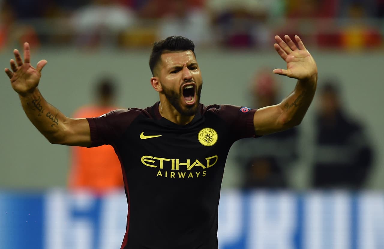FA suspende a Sergio 'Kun' Agüero 3 partidos por un codazo