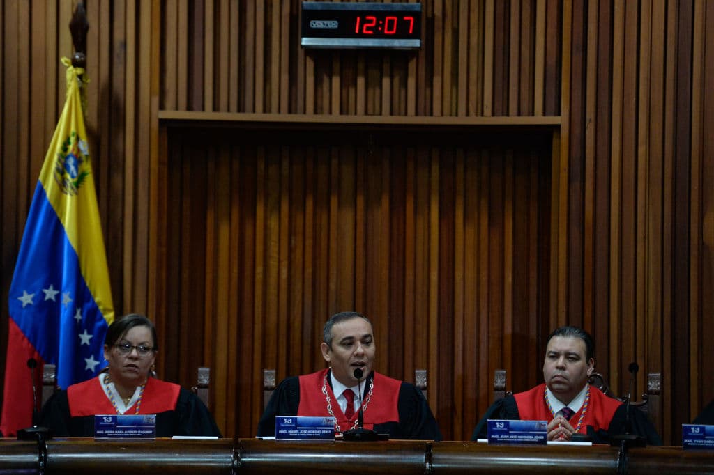 El Tribunal Supremo de Venezuela da marcha atrás y restituye poderes a la Asamblea