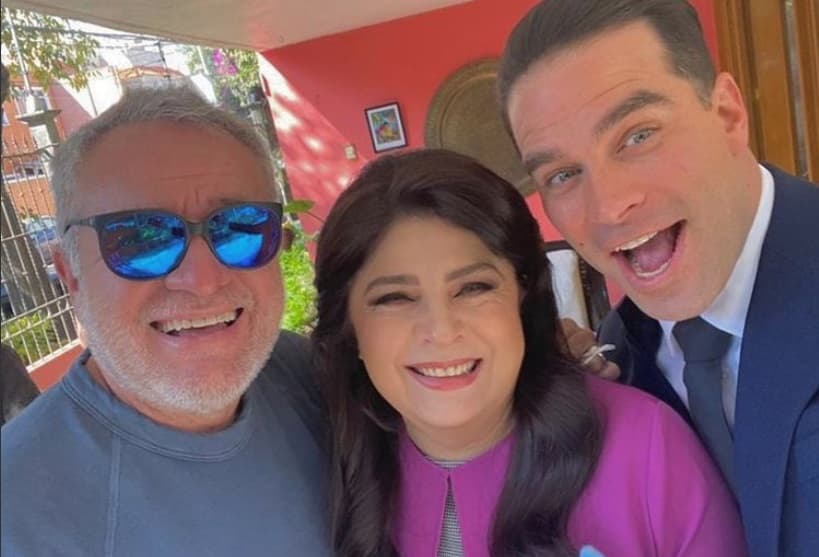 "
<b>Sé que en ellas hay un gran cariño</b>, y bueno, pues en los tiempos y la vida de cada una no ha permitido que estén más cerca".
<br>