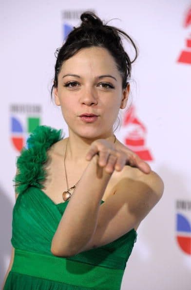 Como 'bonus track', agregamos a la cantante mexicana Natalia Lafourcade.