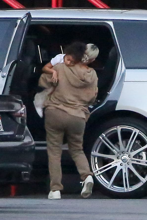 Kim Kardashian completa su existencia ingiriendo alimentos orgánicos, aunque aclaró que el día que se le antoja comer un mantecado o una rosquilla, lo hace sin remordimientos.