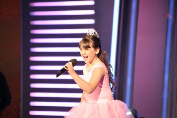 Cantando "Él me mintió", ella elevó el factor de drama de la competencia.