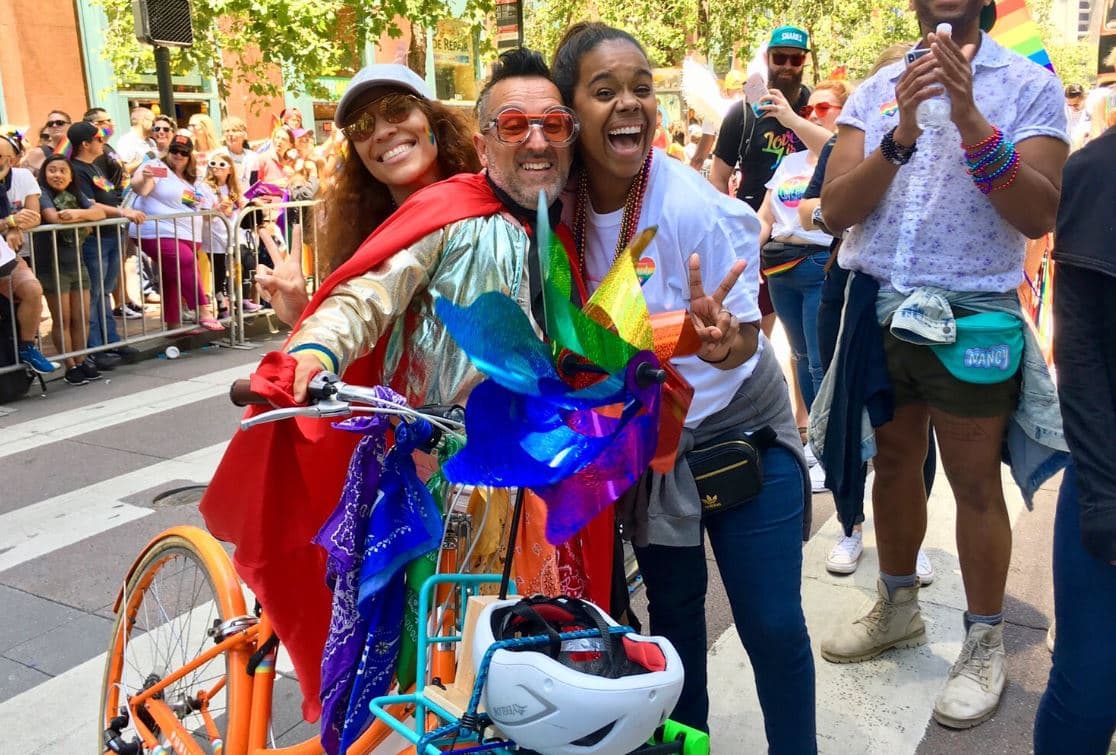 El evento contó con más de 20 escenarios locales desde música a oradores públicos. Durante la celebración, los asistentes tuvieron la oportunidad de visitar más de 200 expositores.
<br>